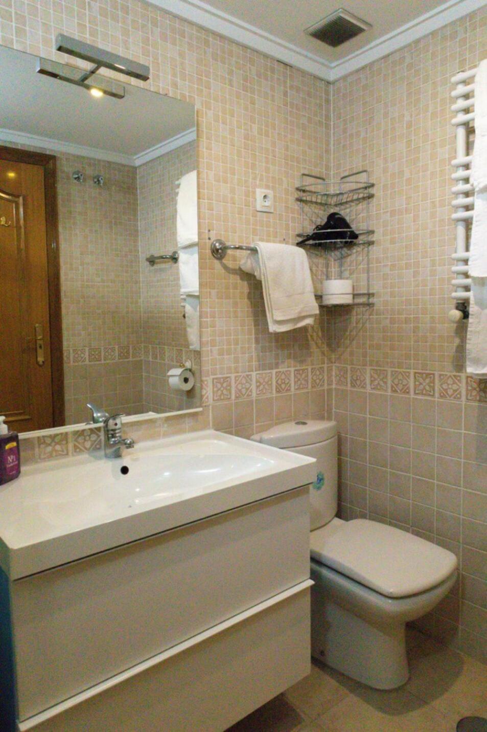 Antonio Lopez 217 Appartement Madrid Buitenkant foto