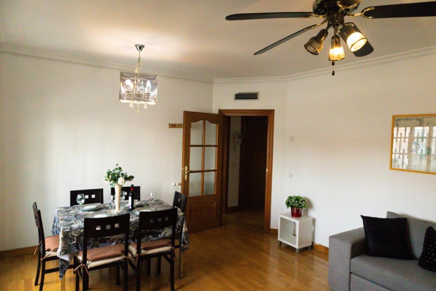 Antonio Lopez 217 Appartement Madrid Buitenkant foto